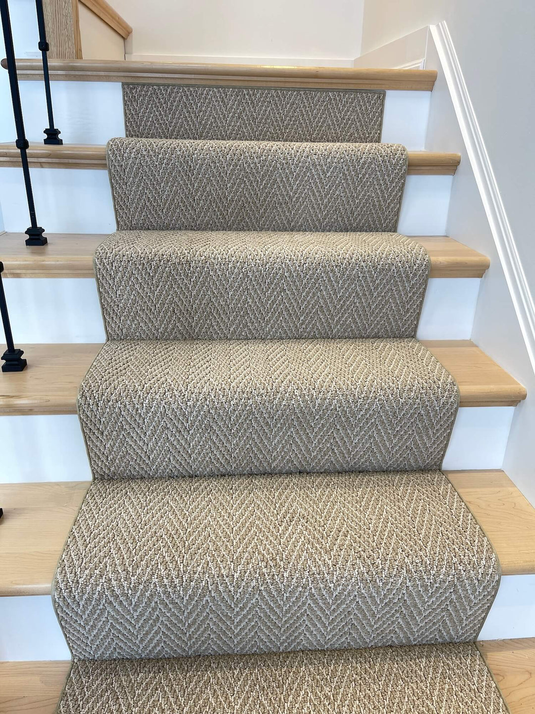 Anderson Tuftex Cork Stair Runner Landing Canada was installed on the stair landing.
