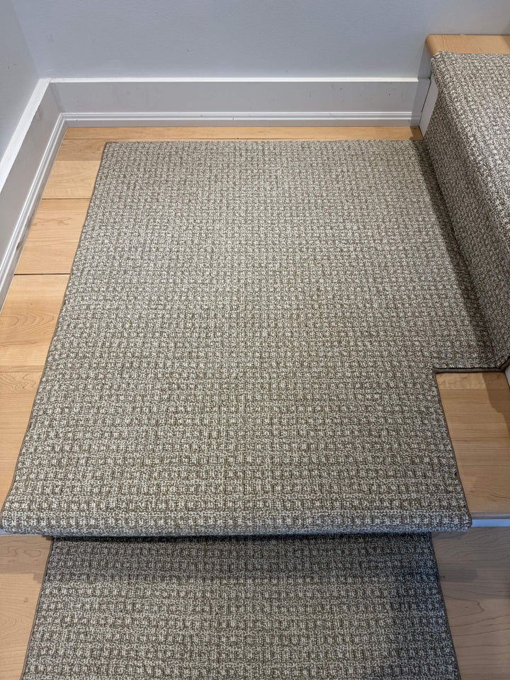 Anderson Tuftex Fetch Briarwood Stair Runner Landing Canada installed on stair landing