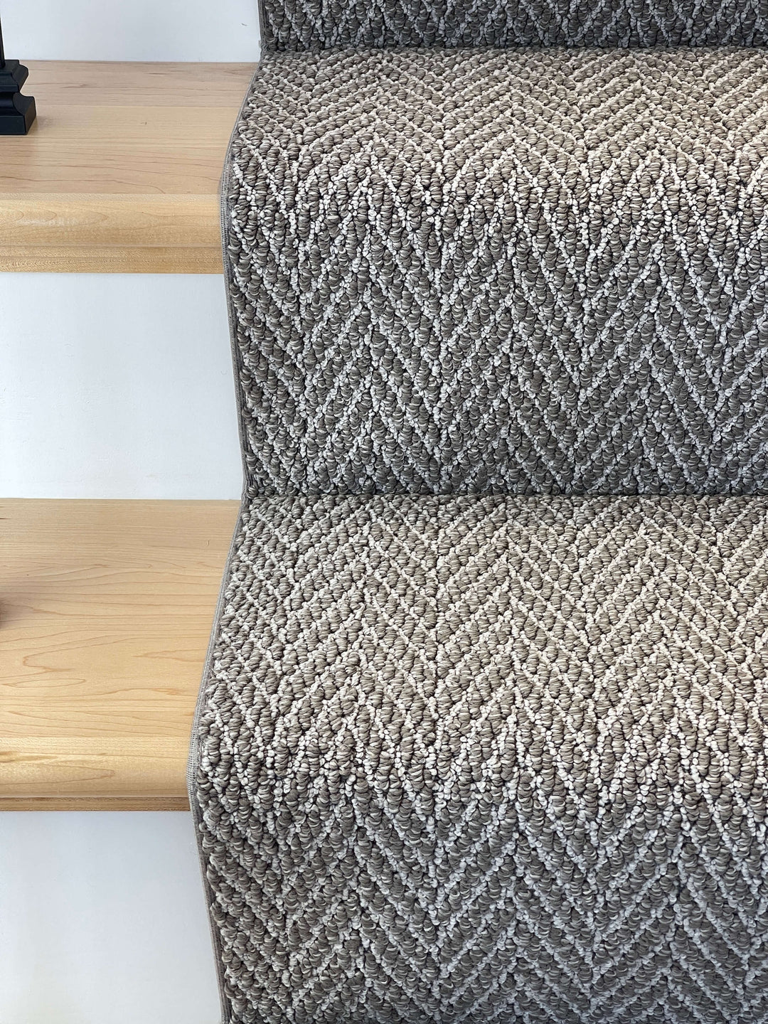 Top view of Anderson Tuftex Shady stair runner Canada – DIY-friendly carpet runner
