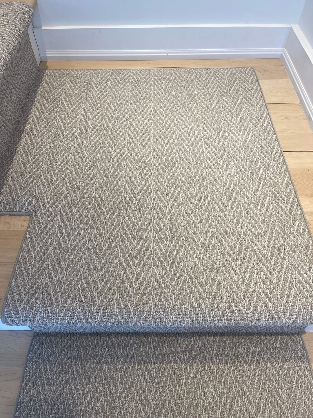 Full view of Anderson Tuftex Shady Stair Runner Landing Canada in deep charcoal tones