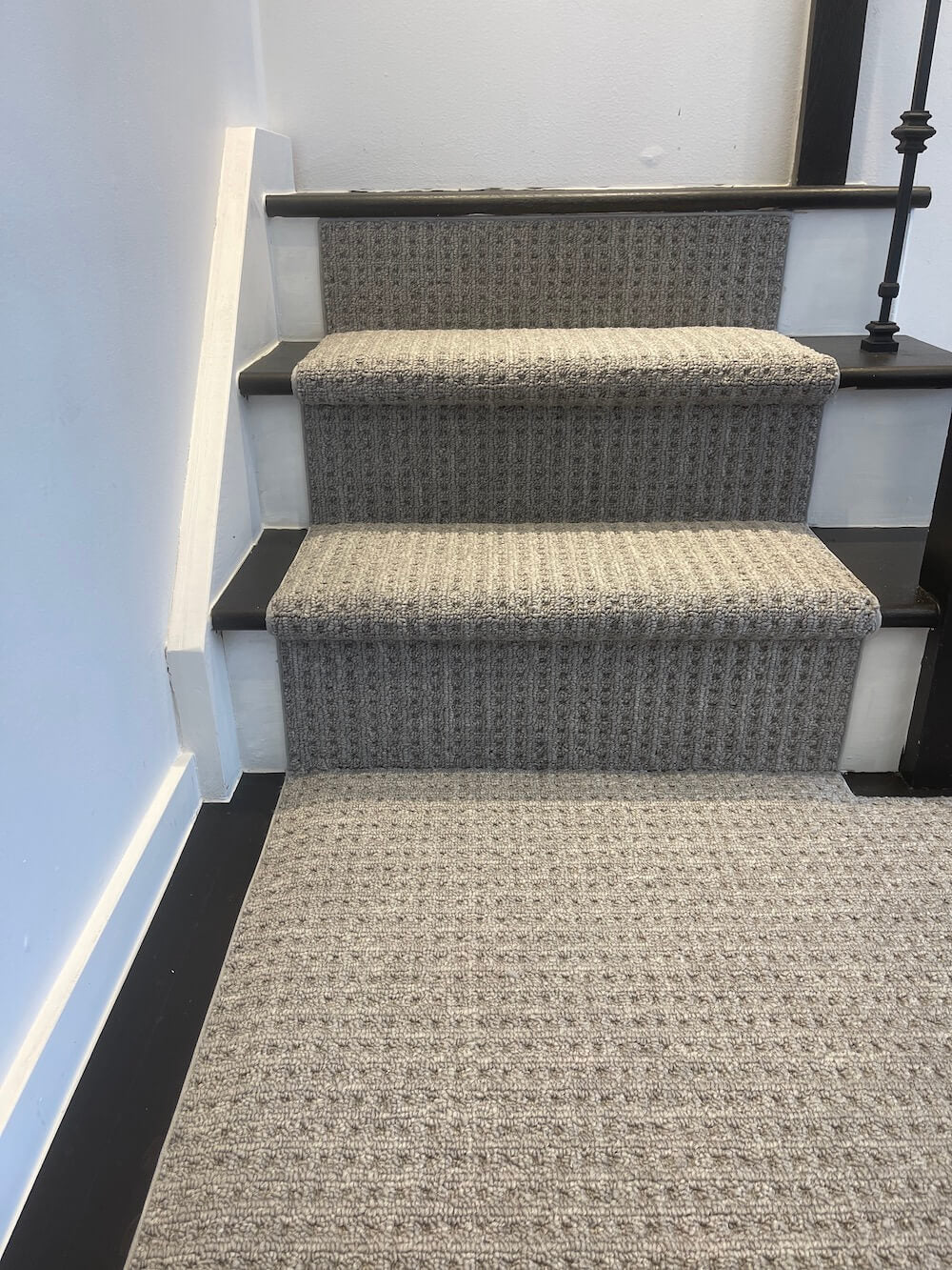 Top view of Boloria Windsor Gray Berber stair runner Canada – DIY-friendly carpet runner
